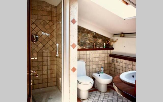 La Buena Vibra - A flat 4 Time Travelers!