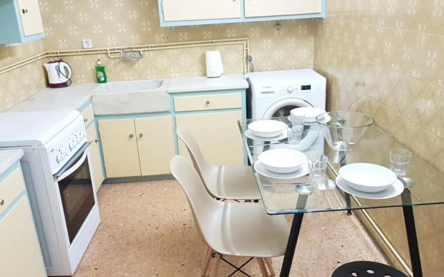 Menta errathens Apartment - Athens Center, 5 BD, 2 BATH
