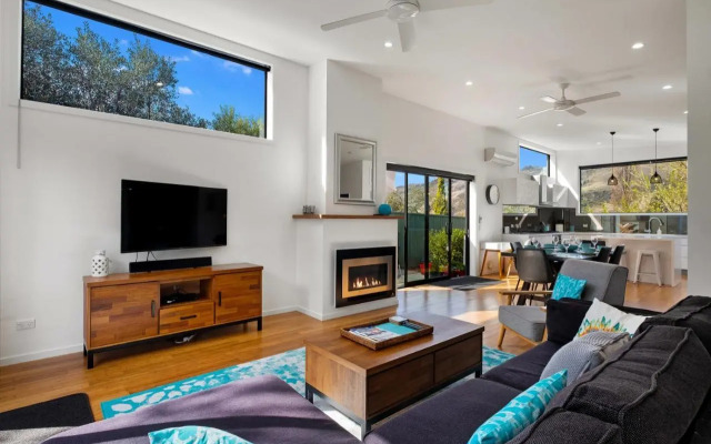 Kawerau River Retreat - Cromwell Holiday Home