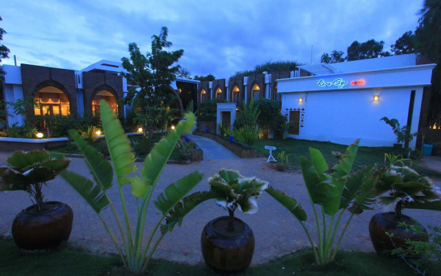 Raza Gyo Hotel