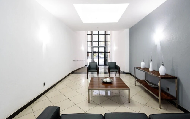 Omar do Rio - Apartamento FO407