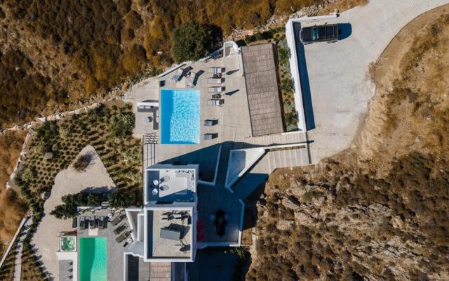 Villa Milagro, Mikri Vigla