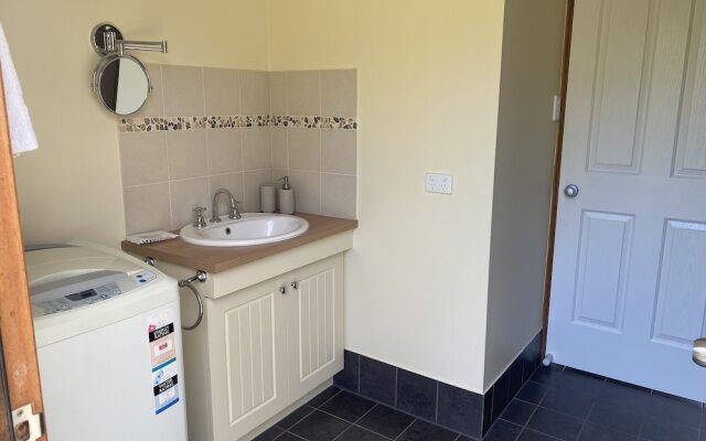 Manyat Peak Cottages