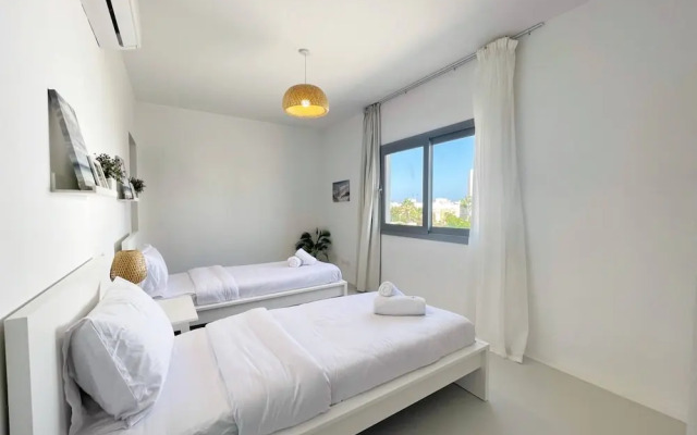 Xuru Stays I Charming & Beautifully Styled 3bdr @ Swan Lake Gouna