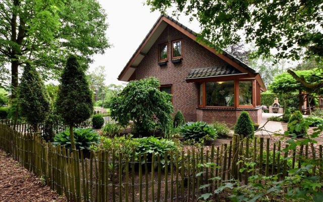 Secluded Holiday Home in Voorthuizen by the Lake