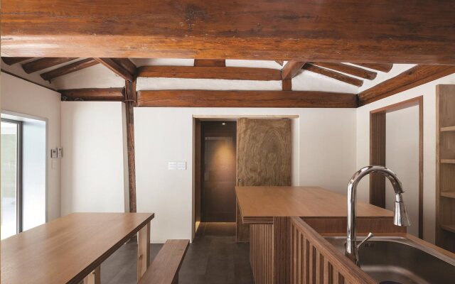 Hanok Residence Hotel Side