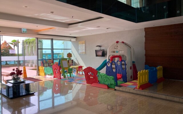 Modern 2Br Apartment At Aryaduta Residence Connected To Cito Mall