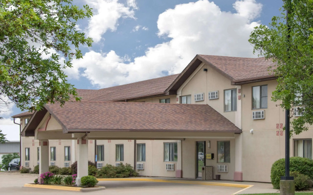 Super 8 by Wyndham Knoxville