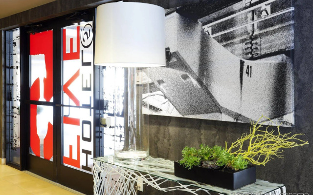 Staypineapple, Hotel FIVE, Downtown Seattle