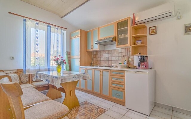 Comfort Pool Apartments