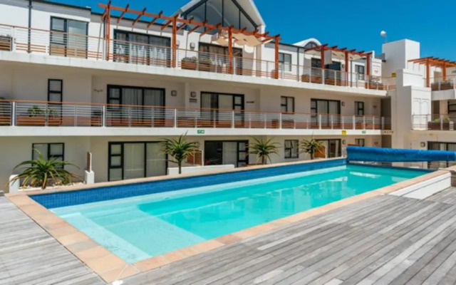 Big Bay Stunning Upmarket Apartment