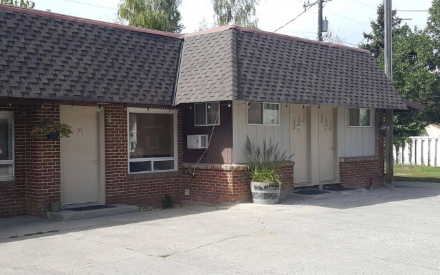 Trails End Motel