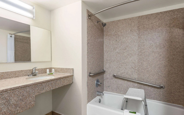 Ramada by Wyndham Kingman