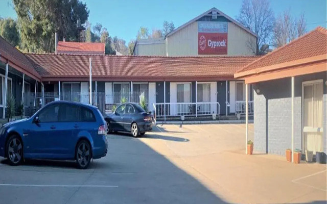 Countryman Motor Inn