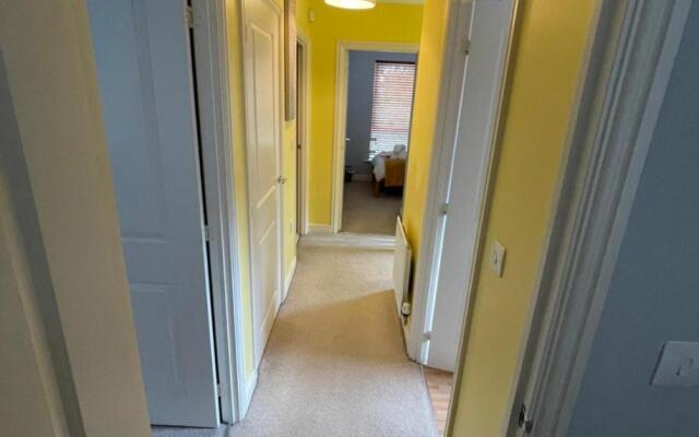 Holiday Home In Cardiff, Sleeps 8