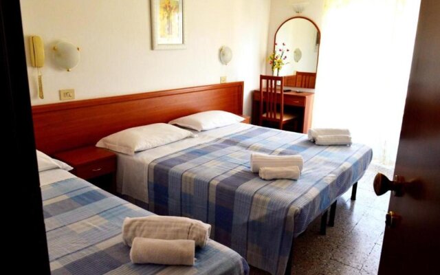 New Hotel Cirene Triple Room Comfort