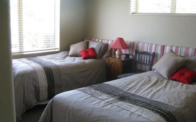 Cricklewood House Bed & Breakfast