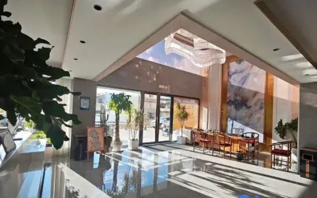Sinya Hotel (Dali Bohai Park High-speed Railway Station)
