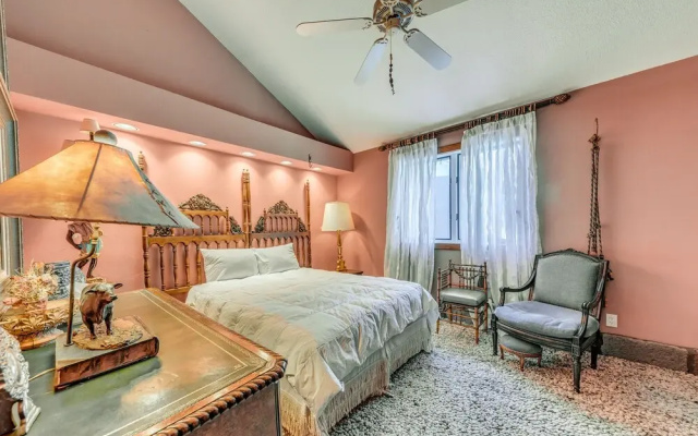 Cloudcroft Home w/ Fireplace Near Downtown!