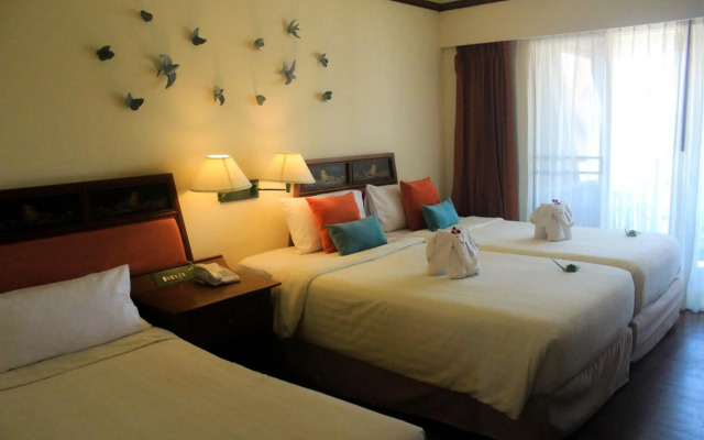 Serenotel Pattaya Beach Front