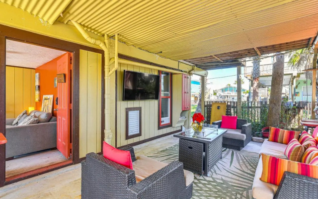 Private Pool, Deck & Patio: Galveston Oasis!