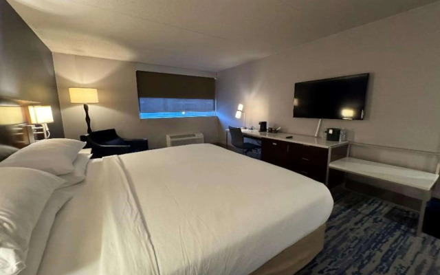 Skyline Hotel Detroit Airport, SureStay Collection by BW