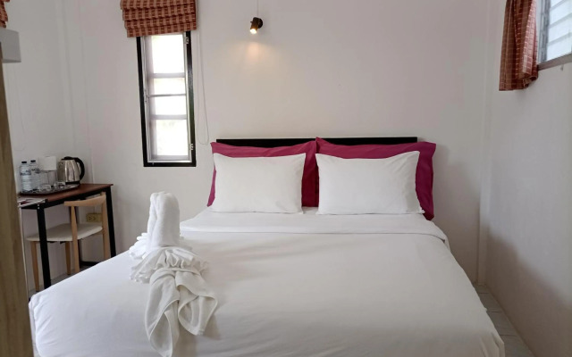 Khaolak Banana Bungalow