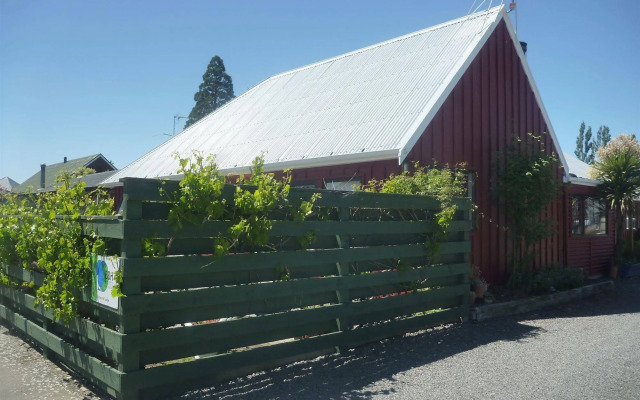 Redwood Lodge
