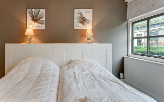 Tranquil Apartment in Sint Maartensbrug