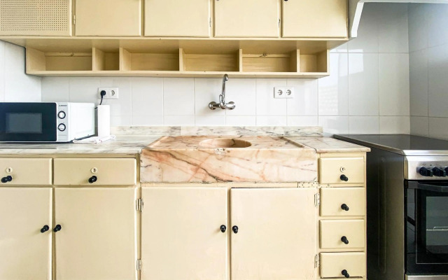 Convenient 3-Bedroom Apartment next to Bom Sucesso