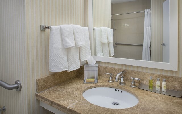 DoubleTree by Hilton Collinsville - St. Louis