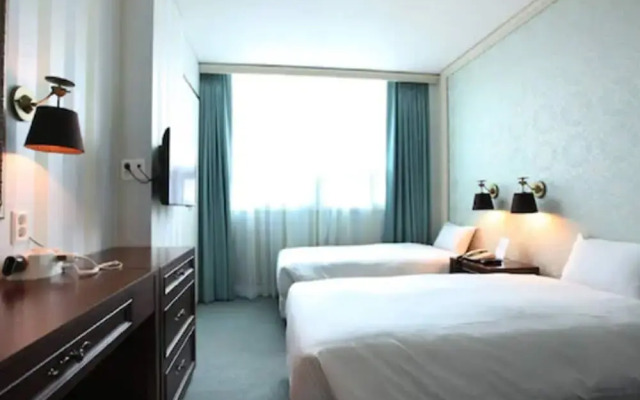 Central Tourist Hotel