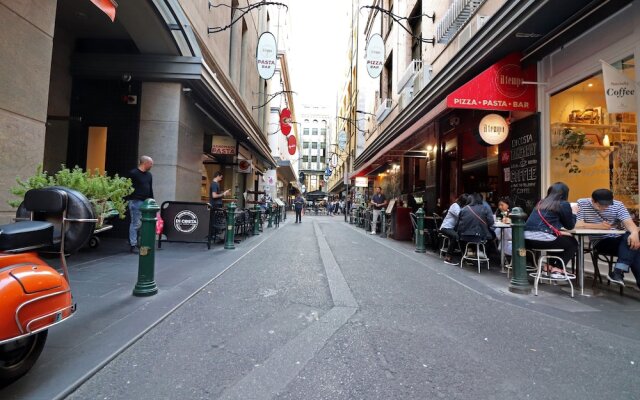 Melbourne City Chic - Degraves Lane, Parking, Lift