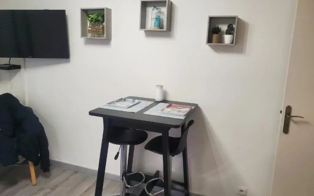 Joli Petit Studio Au Centre De Carry Le Rouet