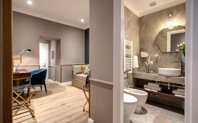 Tree Charme Parliament Boutique Hotel