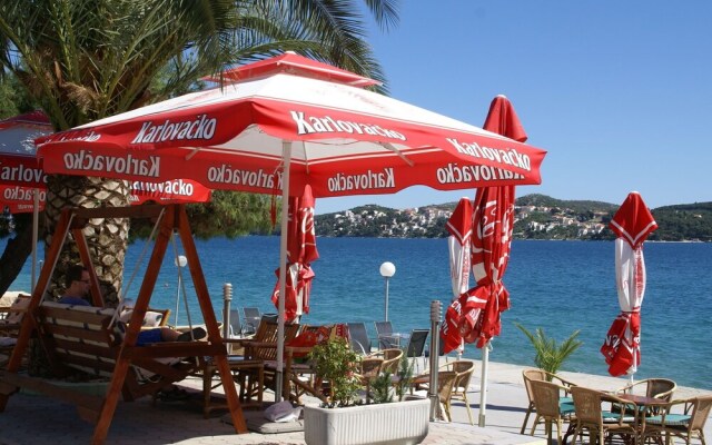 Apartment With Wifi, at 4 km. From City of Trogir