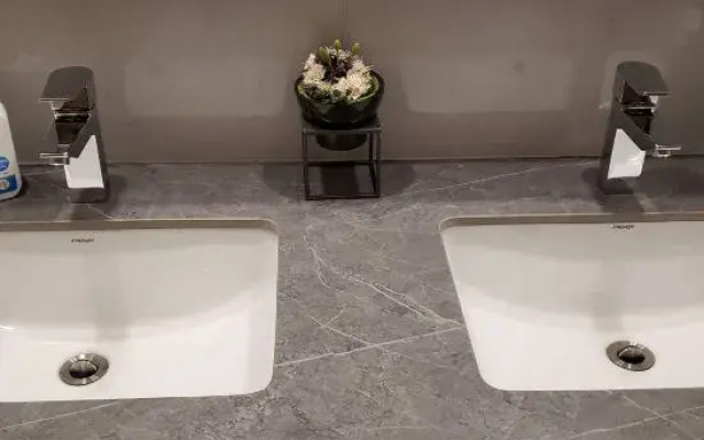 Tonghe Jian'ai Light Luxury Hotel