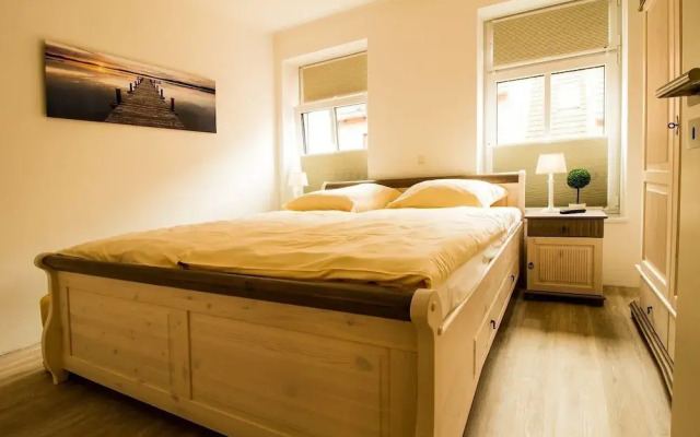 Frau Clara Haus - Ecke 2