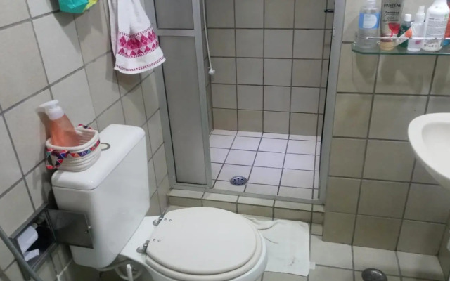 SUITE com BANHEIRO PRIVATIVO e QUARTO DUPLO