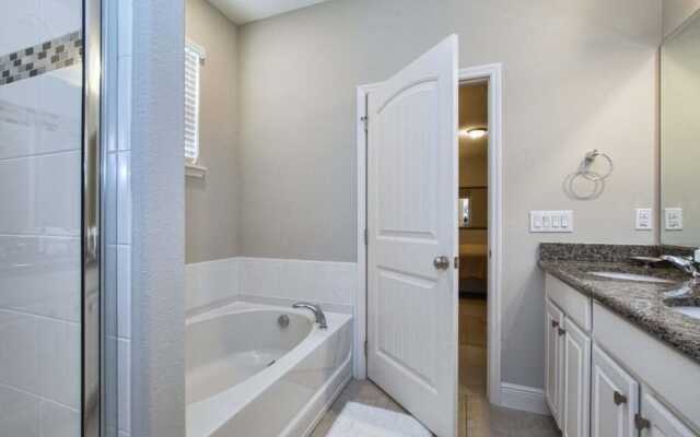 Solterra - 6 Bedrooms House w/pool-7040SR Home by RedAwning