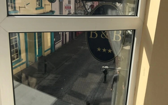 McCauls Bar & Guesthouse