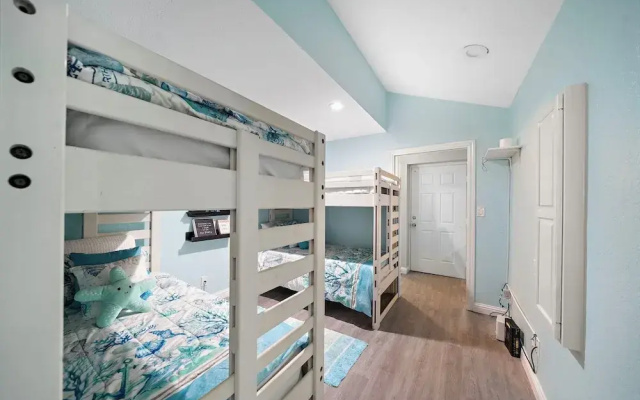 Captain's Manor by Ryson Vacation Rentals