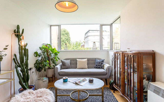 Modern Victoria Park Apartment