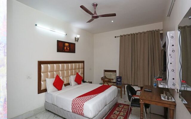 OYO 14445 Cyber Inn