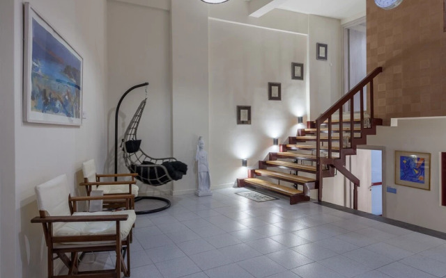 A Gift in the Heart of Monastiraki A