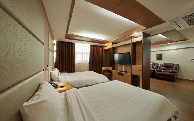 Gyeongju Tourist GG Hotel