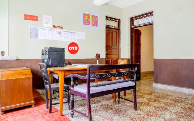 OYO 92870 Shree Sai Holiday Homes