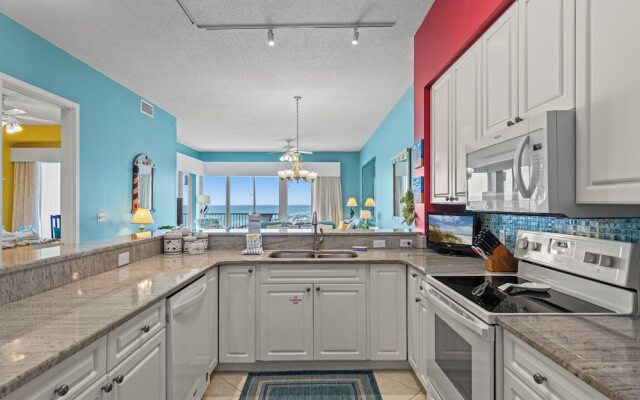 Beachfront Luxury 2Bd 2Ba Condo With Balcony! Sleeps 6!