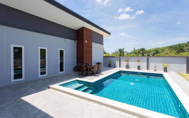 Elephas Villa