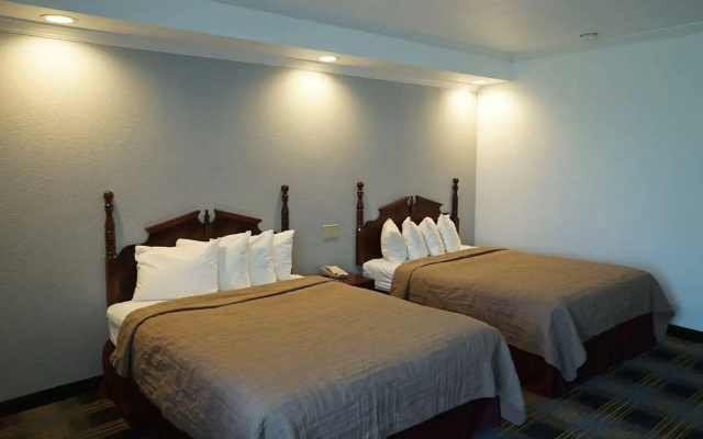 Riverview Inn & Suites